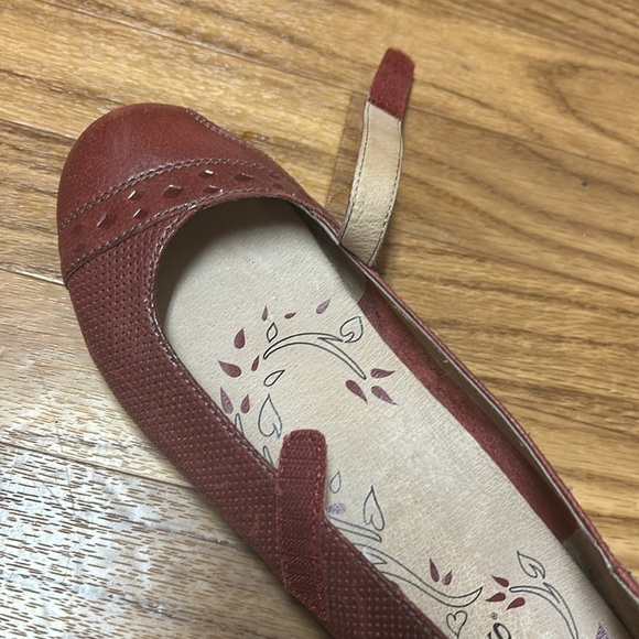 TAOS RED MARY JANE FLAT SZ 8.5 - Picture 7 of 9